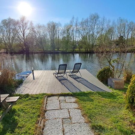 Het Witte Chalet Aan Het Water Van Monumentaal Fort Ooltgensplaat Kültér fotó