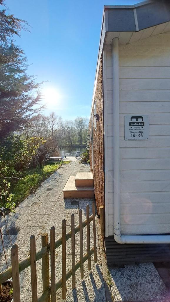 Het Witte Chalet Aan Het Water Van Monumentaal Fort Ooltgensplaat Kültér fotó