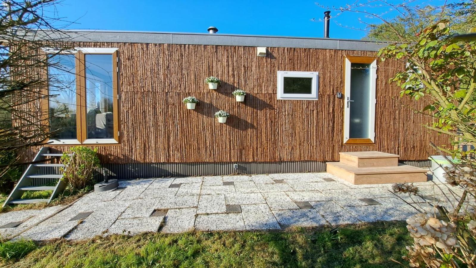 Het Witte Chalet Aan Het Water Van Monumentaal Fort Ooltgensplaat Kültér fotó
